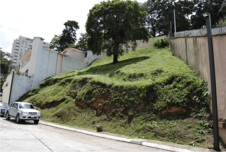 Terreno de 756 varas² en Venta San Rafael Los Geranios Km. 9 Carretera a El Salvador