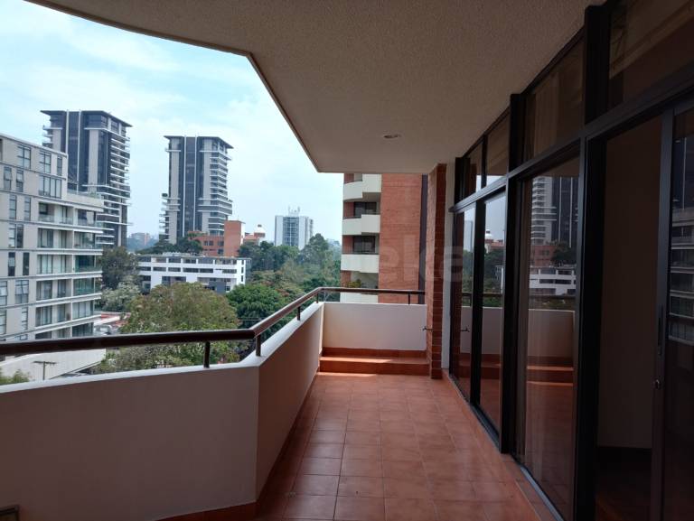Apartamento en Venta Zona 14, Edificio Quinta Bella