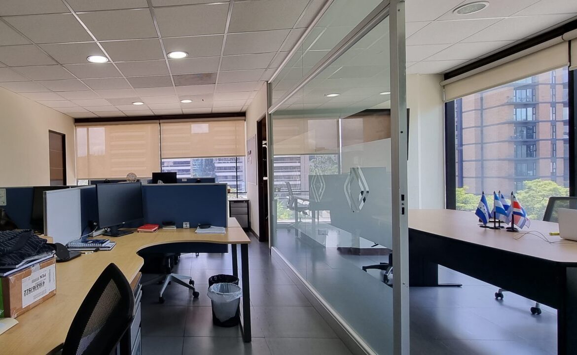 Oficina en Alquiler Design Center Zona 10