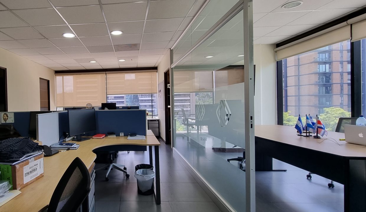 20230919_125933-1240×720 Oficina en Alquiler Design Center Zona 10