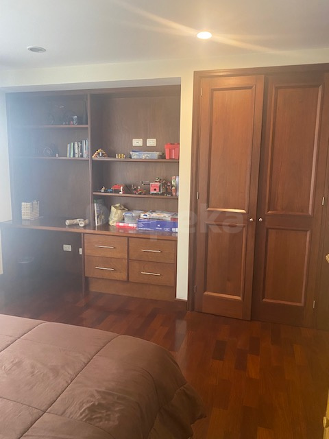 Apartamento en Venta Edificio Santa María Zona 10