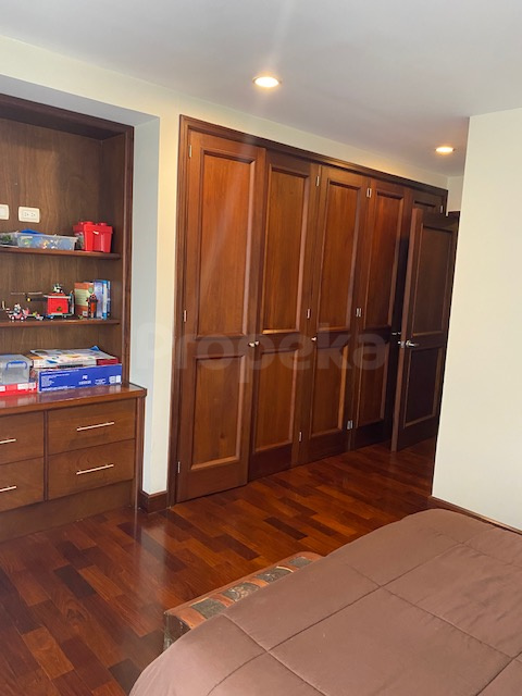 Apartamento en Venta Edificio Santa María Zona 10