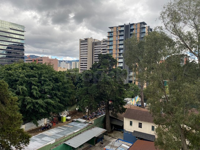 Apartamento en Venta Edificio Santa María Zona 10