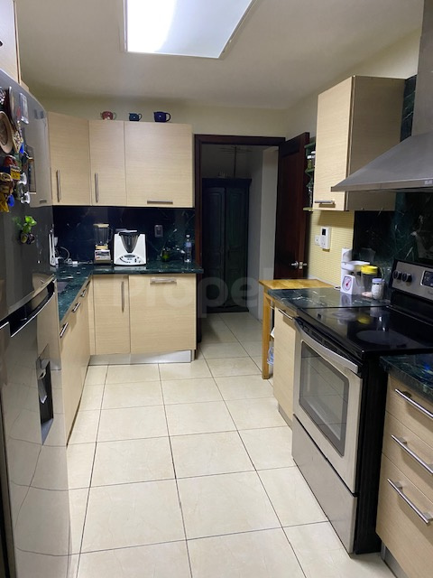 Apartamento en Venta Edificio Santa María Zona 10